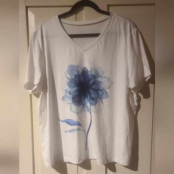 GRAPHIC TSHIRT-WATERCOLOUR FLOWER - Picture 1 of 2